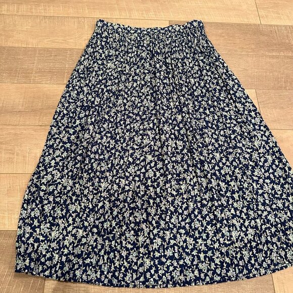 TALBOTS WOMENS LARGE BLOUSE MED SKIRT AND BLOUSE SET BLUE FLORAL - Picture 8 of 12